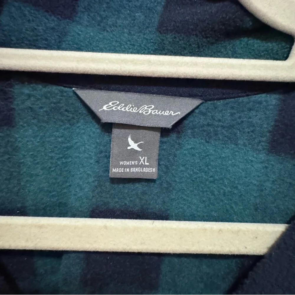 Eddie Bauer Green and Navy Checkered Fleece - size XL EUC - Picture 4 of 9